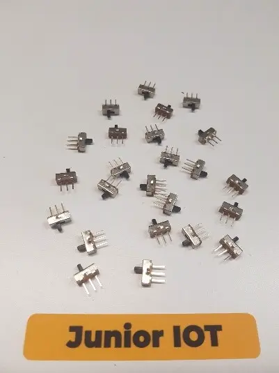 [ECOM_162] Schuifschakelaar 3 pins (per stuk)